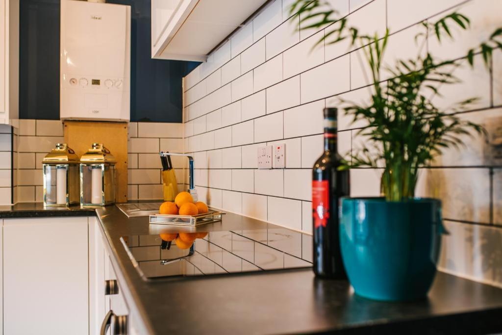Quiet Location - 3 Bedroom Family House With 3 Shower Room - 2 Parking Spaces Plymouth Zewnętrze zdjęcie